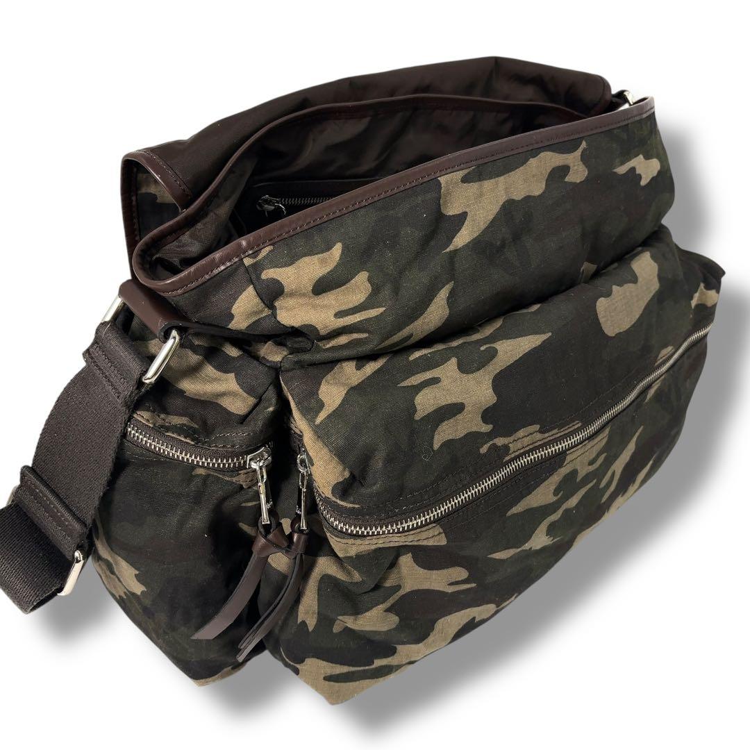 【極美品】ドルチェアンドガッパーナ　DG　メッセンジャー　迷彩　カモフラ　ロゴ
