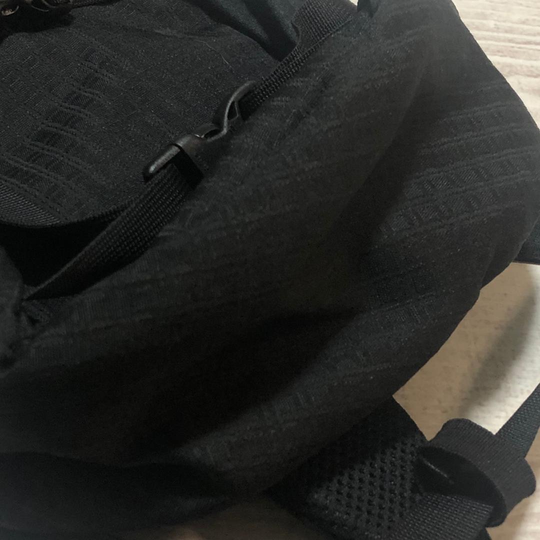 貴重な廃番・3点支持モデル‼️パタゴニア アトム・スリング 8Lモデル 48257