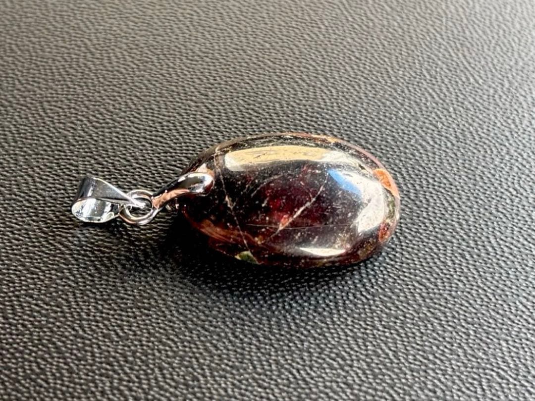 究極品質　絶大なパワーを宿す聖なる魔石　幻のトータスシェル・スファレライトのPT