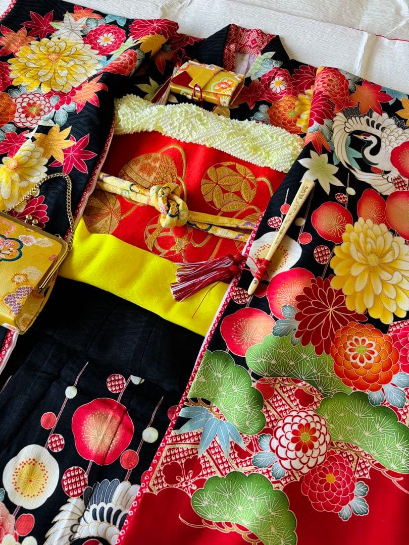 七五三に★京都　九重　黒地に鶴丸文と四季花々　アンティーク調　7歳着物セット