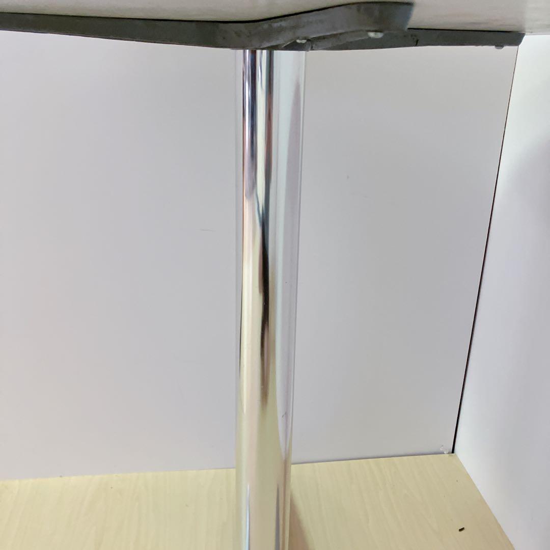 ラウンドテーブル　ダイナーテーブル　円形　アルミ　ダイニングテーブル