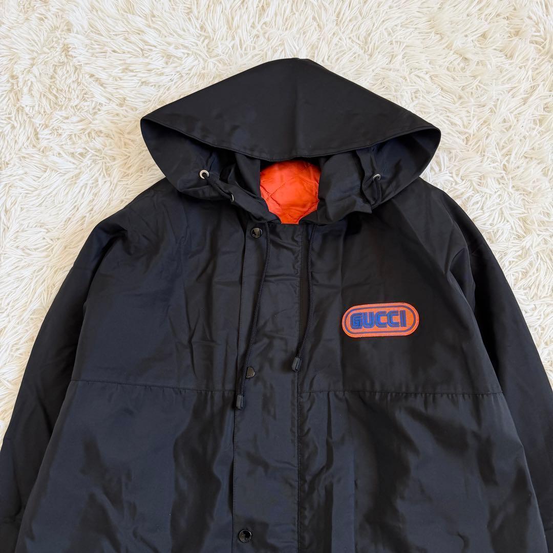 美品　XL相当　グッチ　ナイロンコート　ロゴワッペン　キルティング　フード　黒
