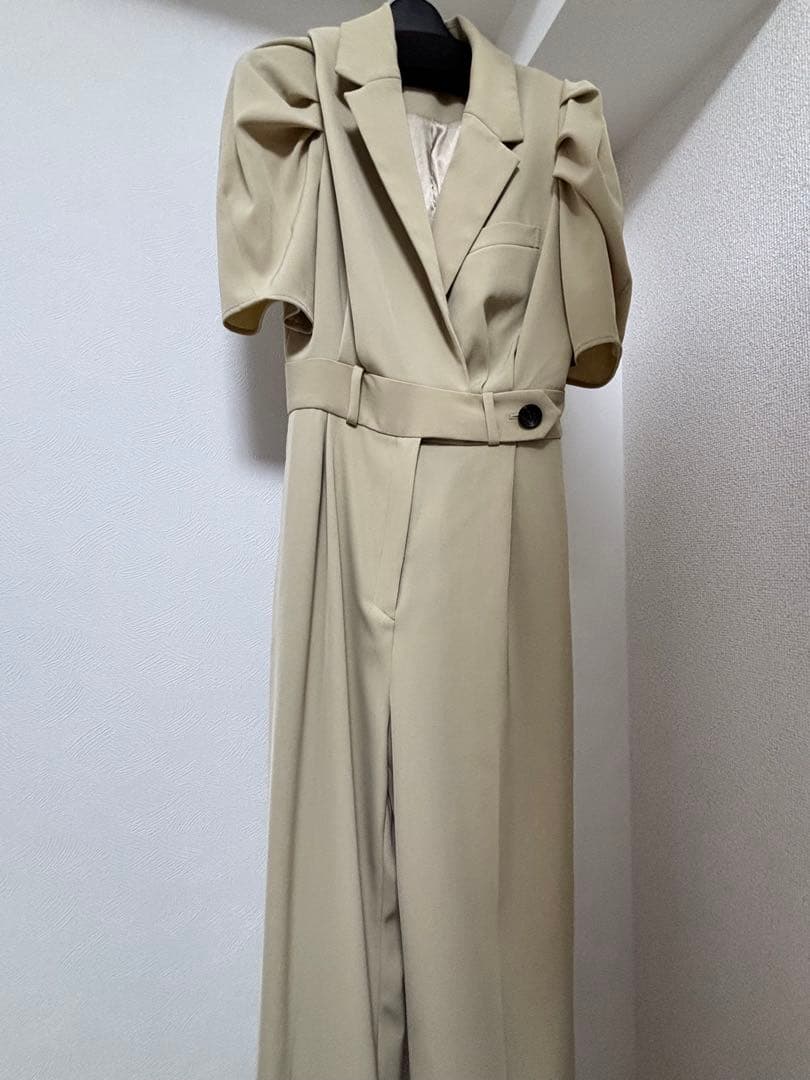 アニュアンス　タックスリーブテーラードオールインワン