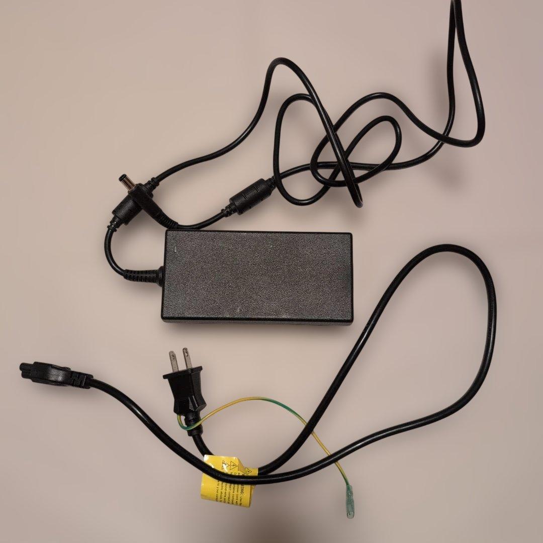 PCケーブル・コネクタ Dell Thunderbolt4 Dock WD22TB4 180w