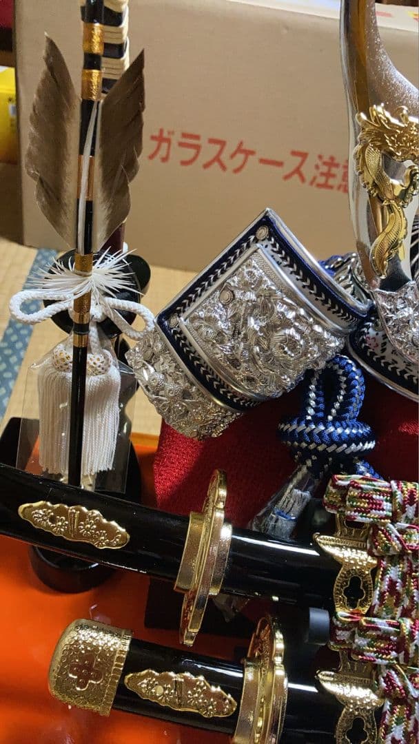 送料無料！　五月人形 兜と刀のセット