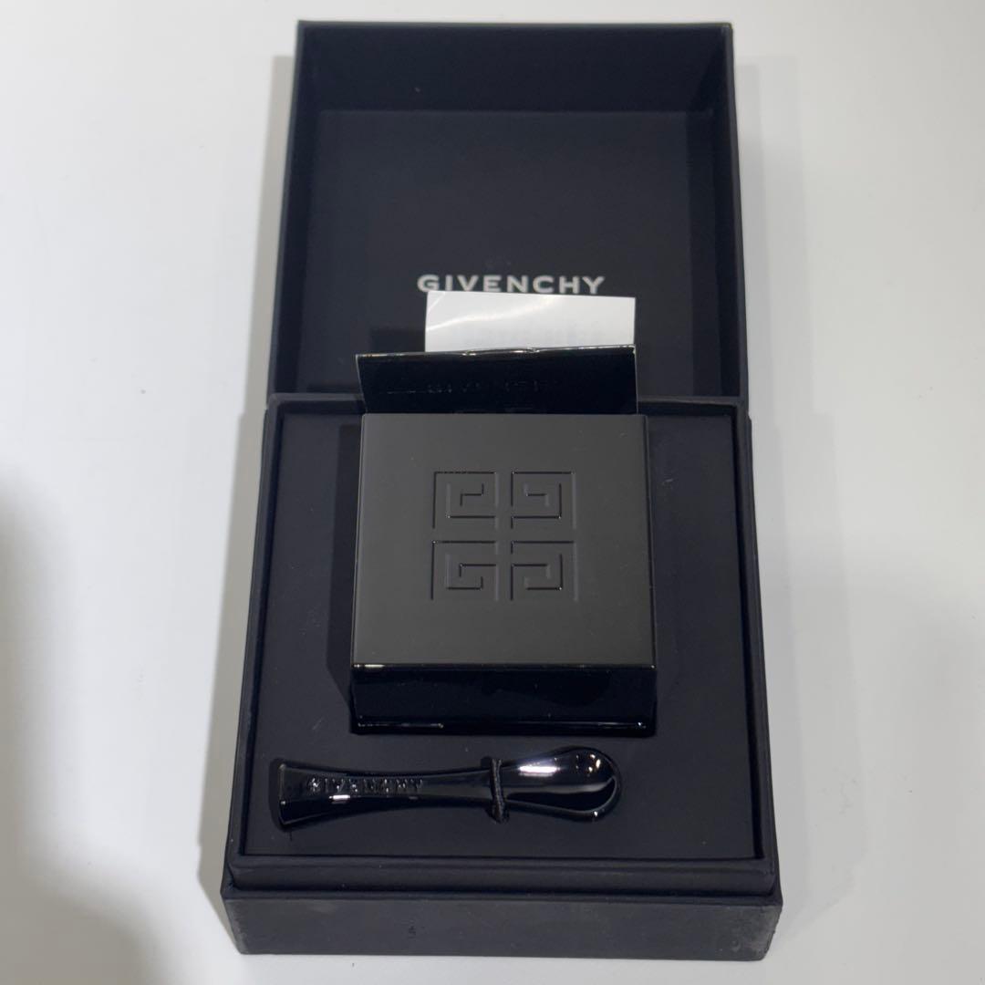 新品・未使用品！GIVENCHY ソワンノワール クレームユー アイクリーム