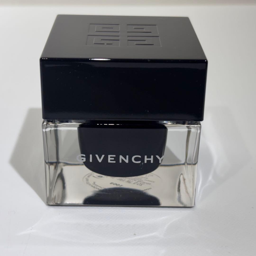 新品・未使用品！GIVENCHY ソワンノワール クレームユー アイクリーム
