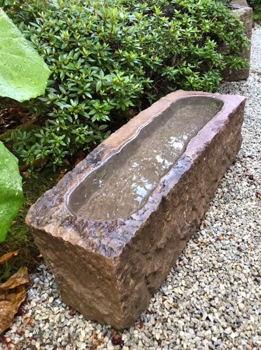 【天然自然石四方角水鉢・舟型石・蹲】造園水石飾り石ガーデニングバードバス箱庭