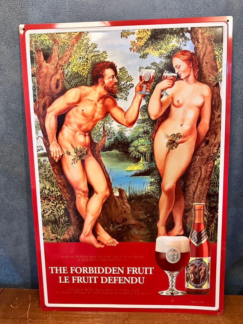 ヒューガルデンビール　禁断の果実　アダムとイヴ　ティン看板