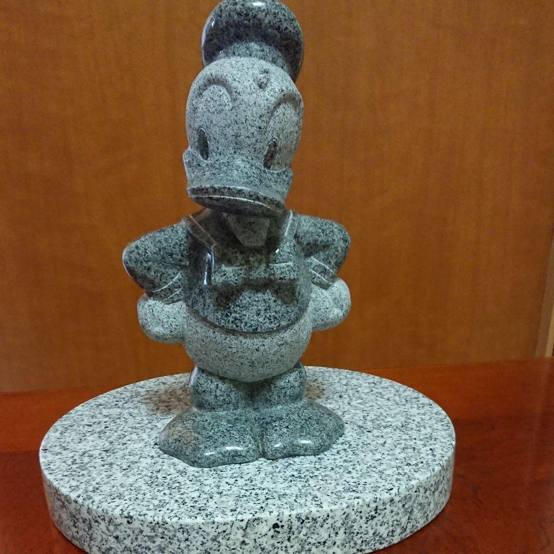 ドナルドダック置き石