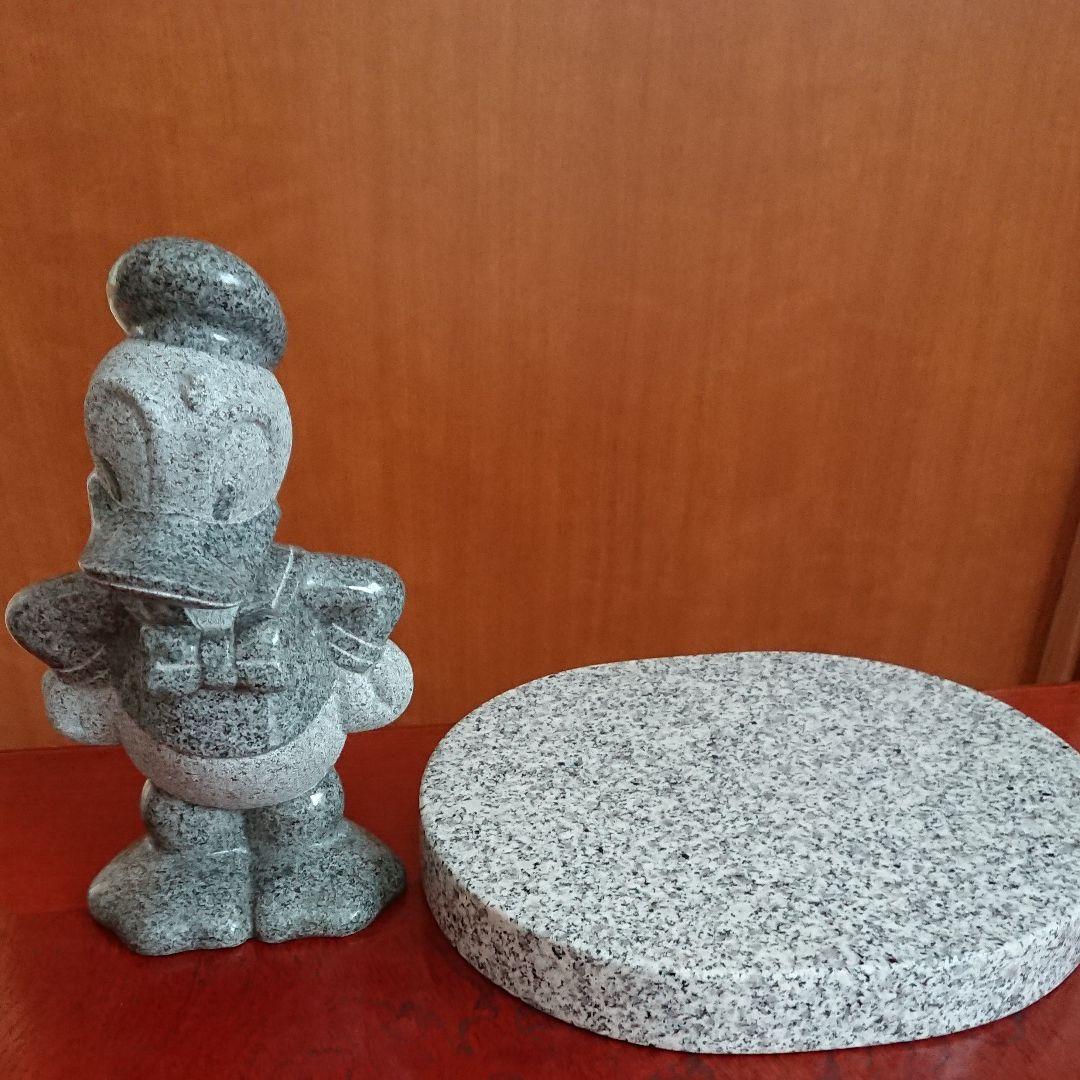 ドナルドダック置き石