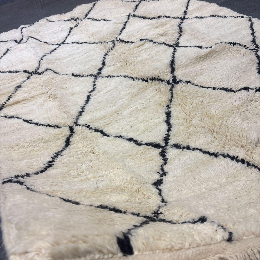 モロッコ製　新品　ベニワレン　ラグ