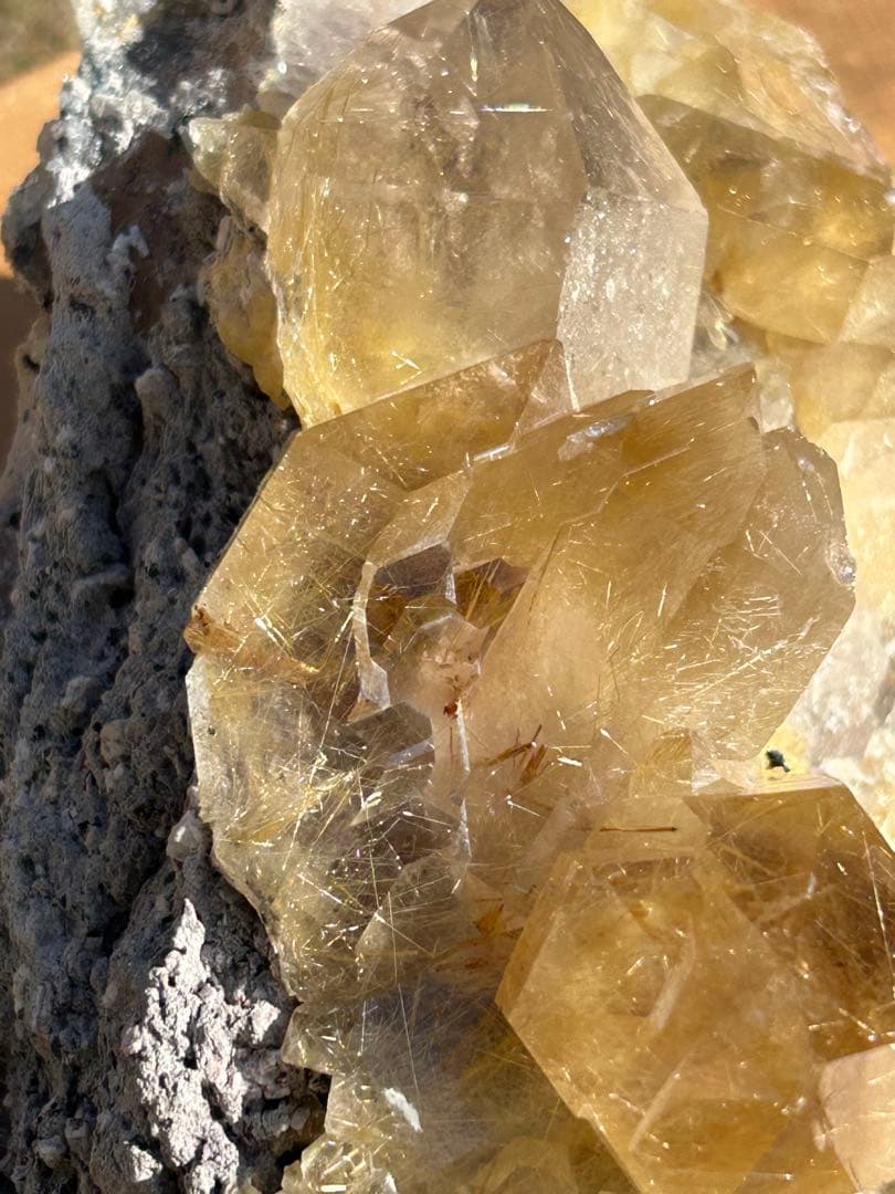 水晶　ルチルクォーツ原石　希少価値3.1kg‼️168万→98万→