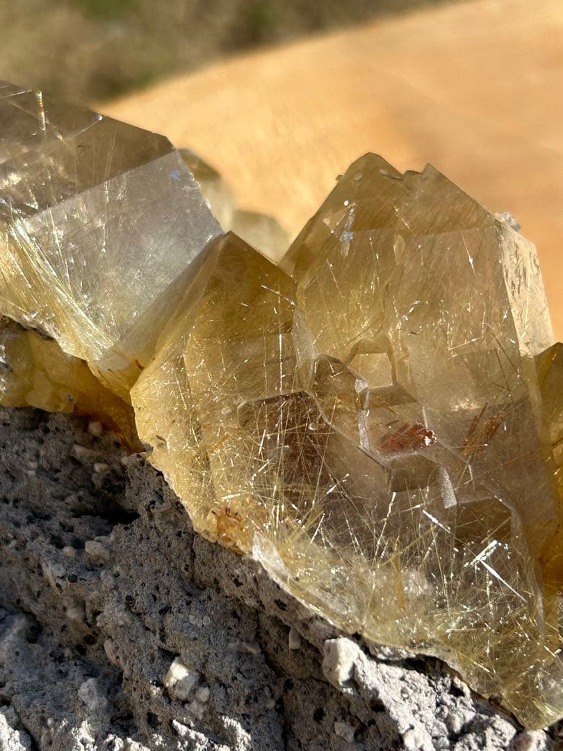 水晶　ルチルクォーツ原石　希少価値3.1kg‼️168万→98万→