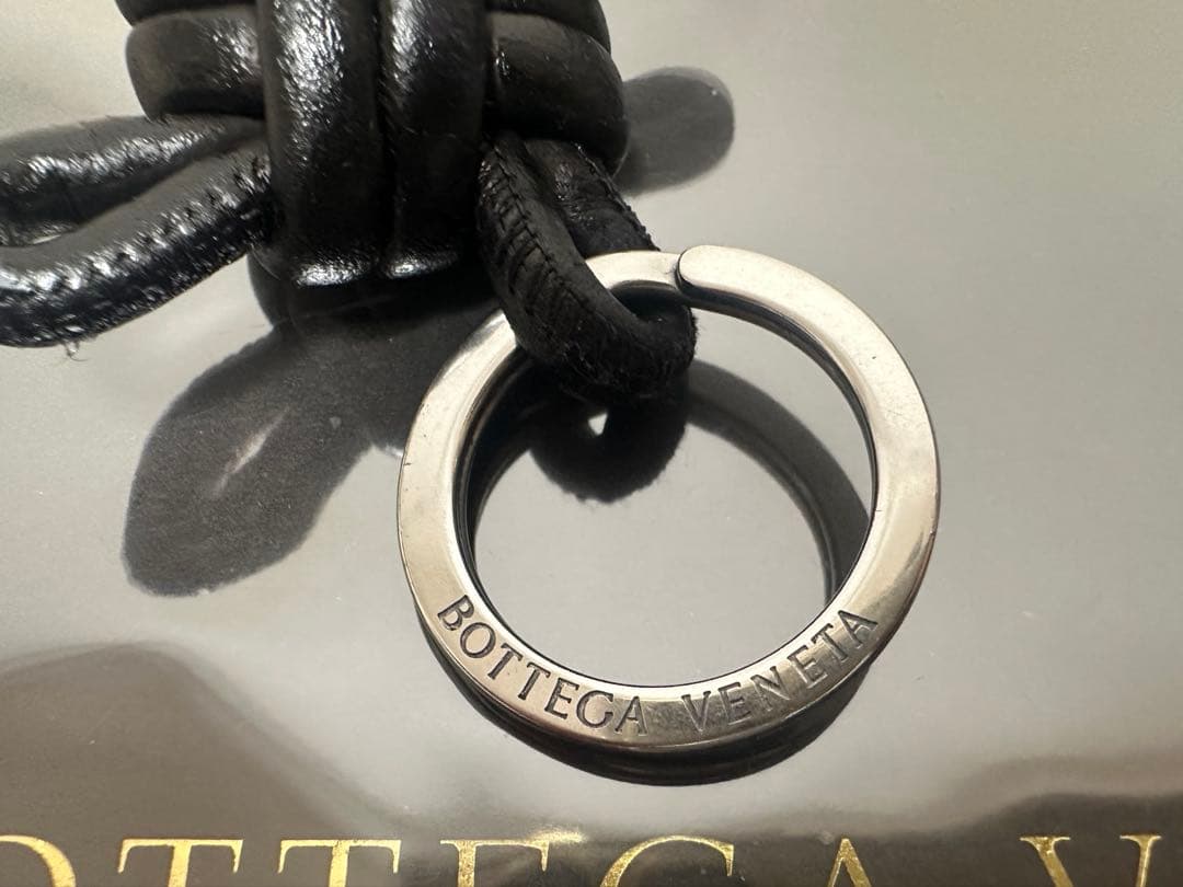 【付属品付】ボッテガヴェネタ ノットキーリング クロームロゴ/黒/✨️✨