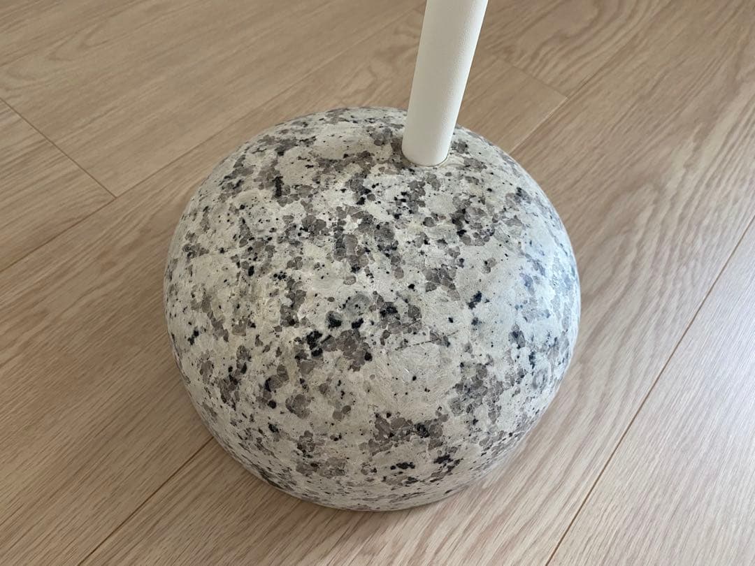 ヘイ ボウラー サイドテーブル クリームホワイト 送料込み