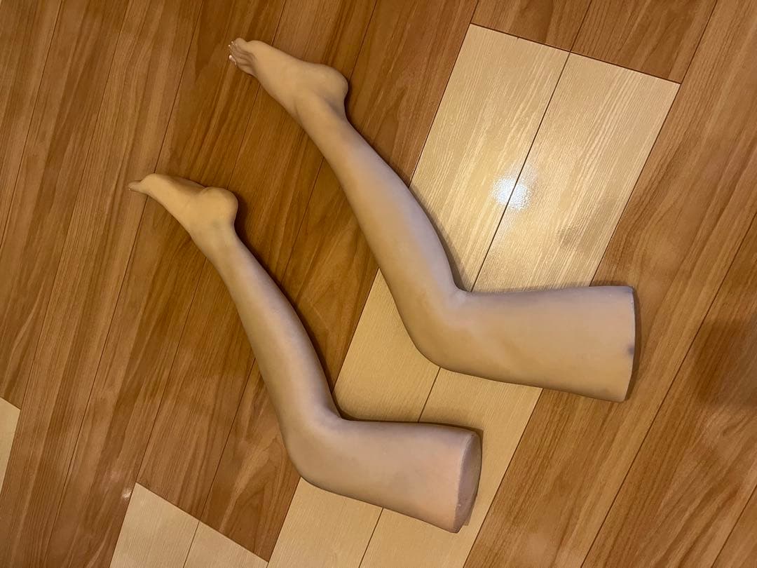 リアルな女性の脚のマネキン