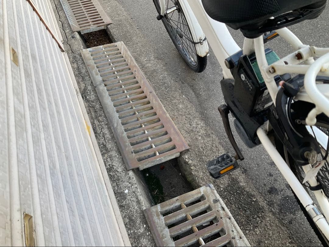 パナソニック最新機種電動アシスト自転車ティモS26インチホワイト系アルミボディー