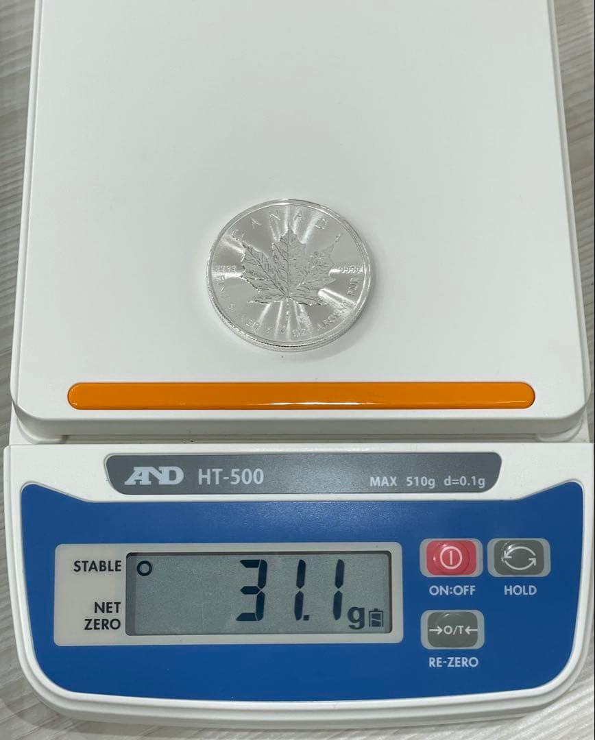 銀高騰中！　メープルリーフ銀貨　1チャールズ国王　スペシャル版　1オンス　5枚