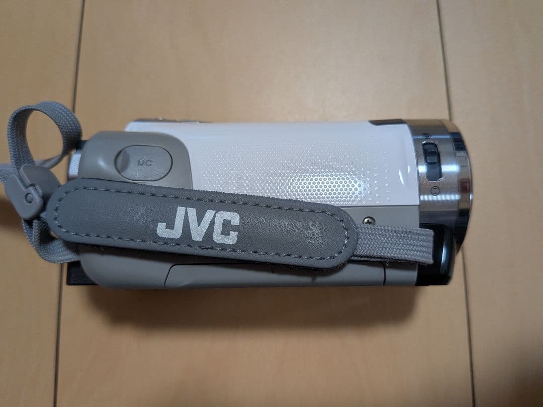 美品 JVC GZ-HM133 Everio ビデオカメラ＋予備バッテリー・SD