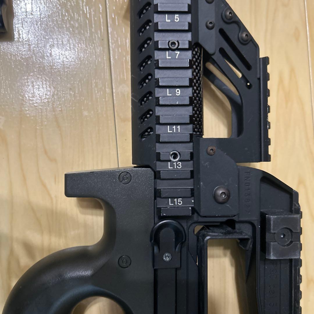 電動ガン　東京マルイカスタムP90 バッテリー・充電器付き