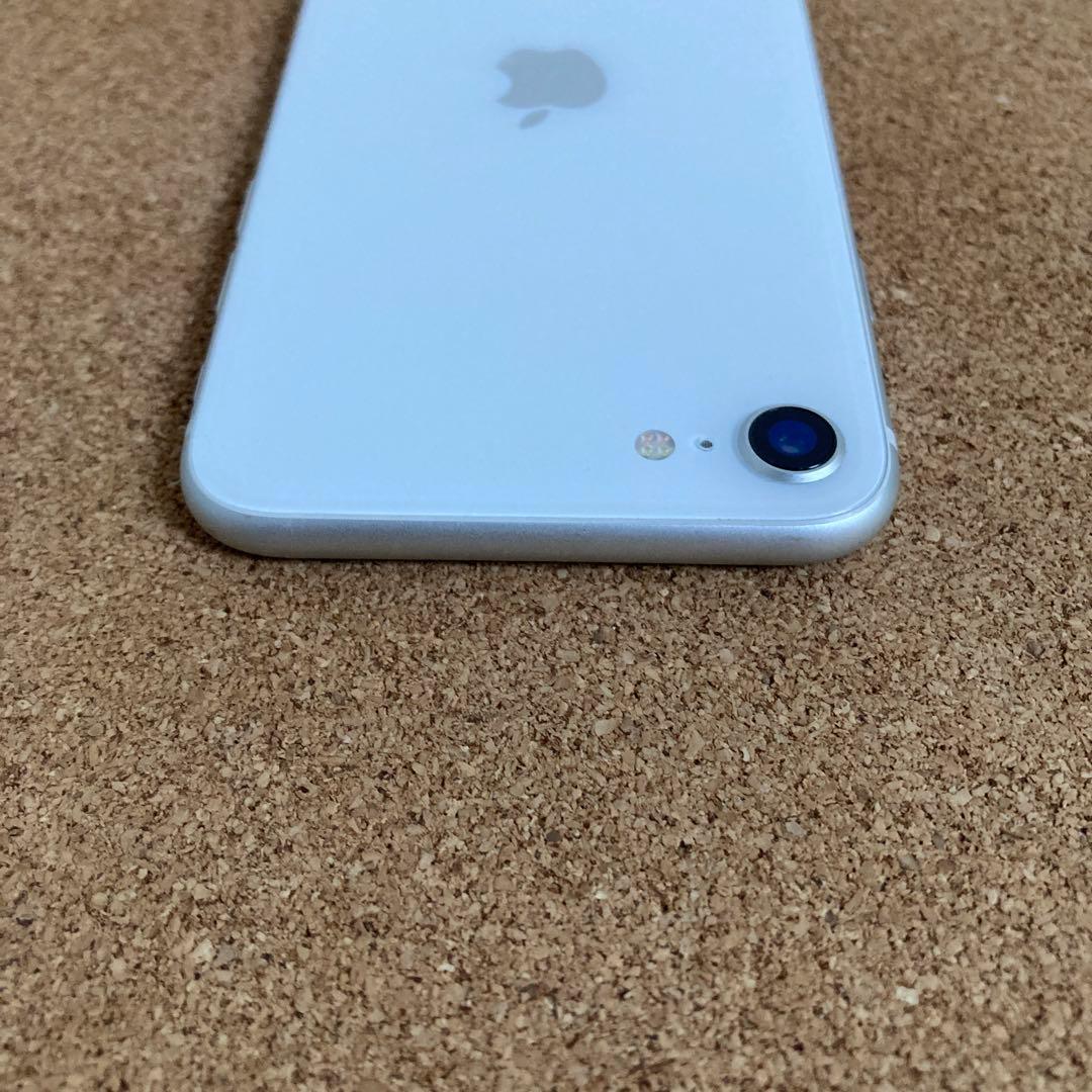 4018【早い者勝ち】美品☆電池新品☆iPhoneSE2 64GB SIMフリー