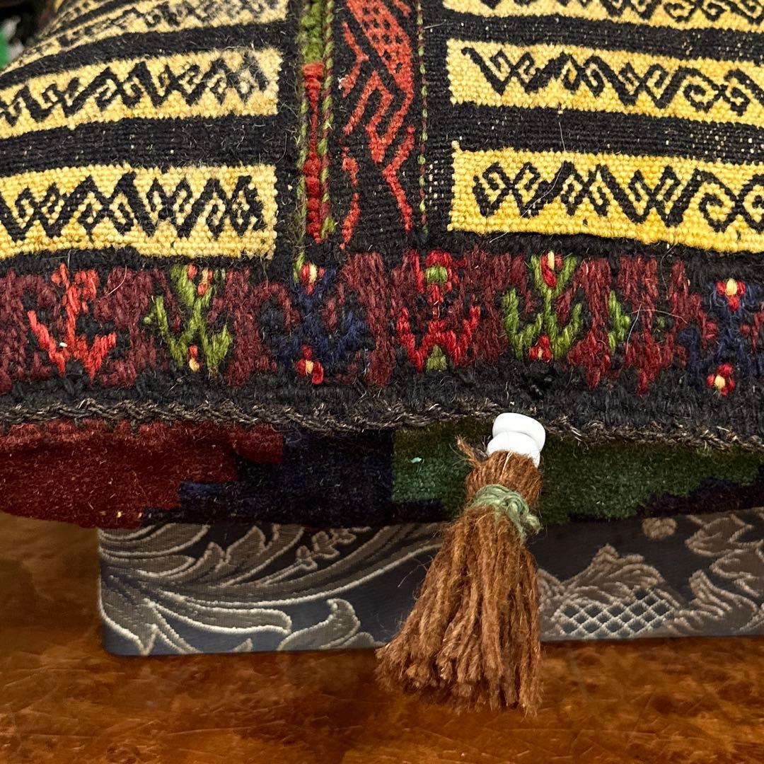 オールドキリムのとても古い ホリジンバッグ　ヴィンテージ トライブルラグ