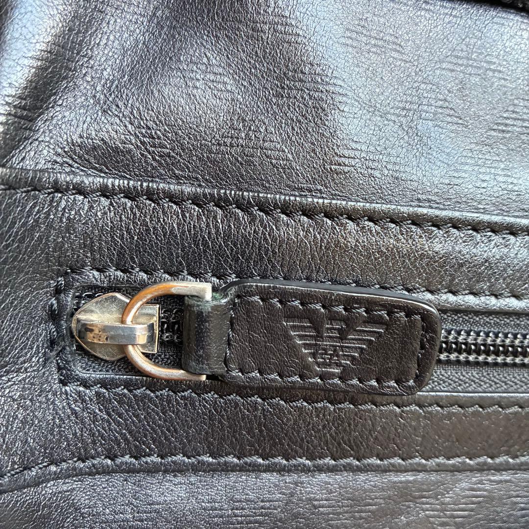 【美品】ジョルジオアルマーニ　ブラック　レザー　メッセンジャーバッグ　ショルダー