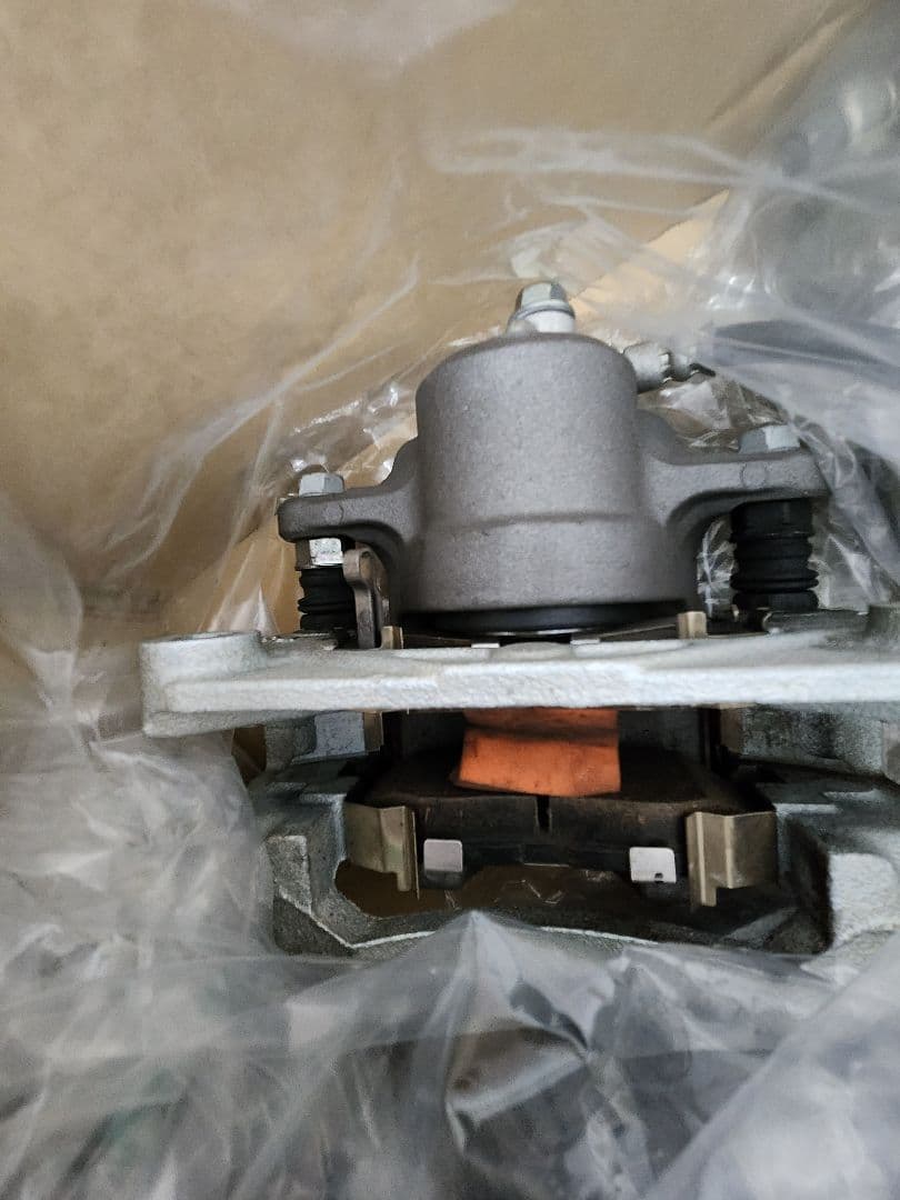 GR86(ZN8)& BRZ(ZD8)純正ブレーキキャリパー&パッド １台分