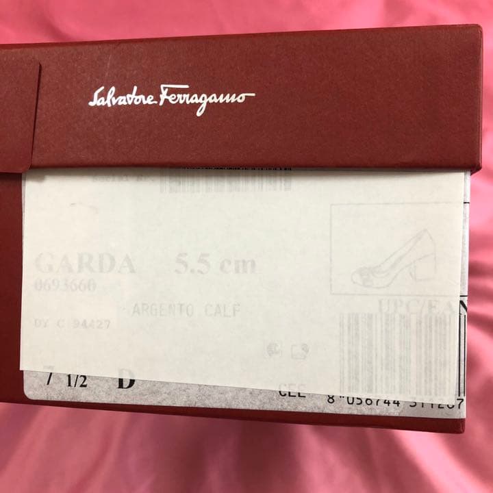 サルヴァトーレフェラガモ　新品同様パンプス4Cサイズ21.5〜22靴ハイヒール