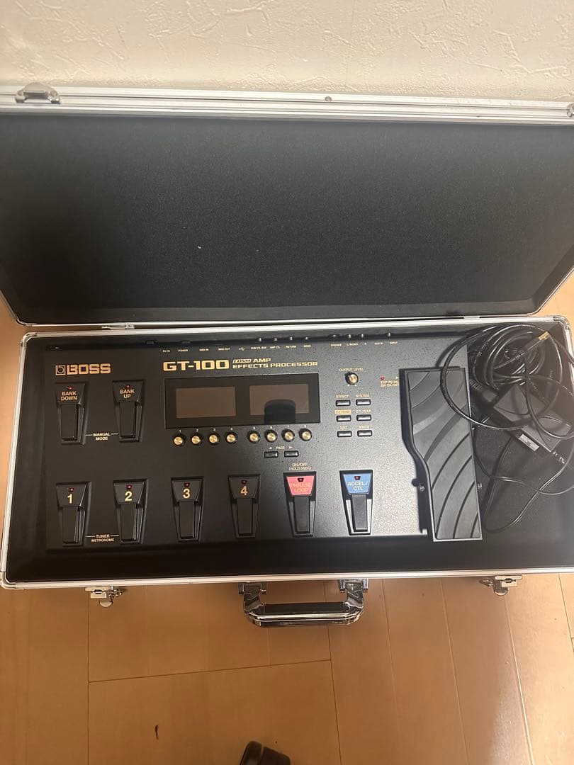 BOSS GT-100 ver. 2 鍵付きハードケース付 最終値下げ