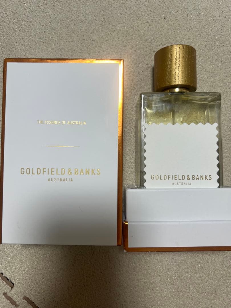 Goldfield & Banks ホワイト サンダルウッド　香水