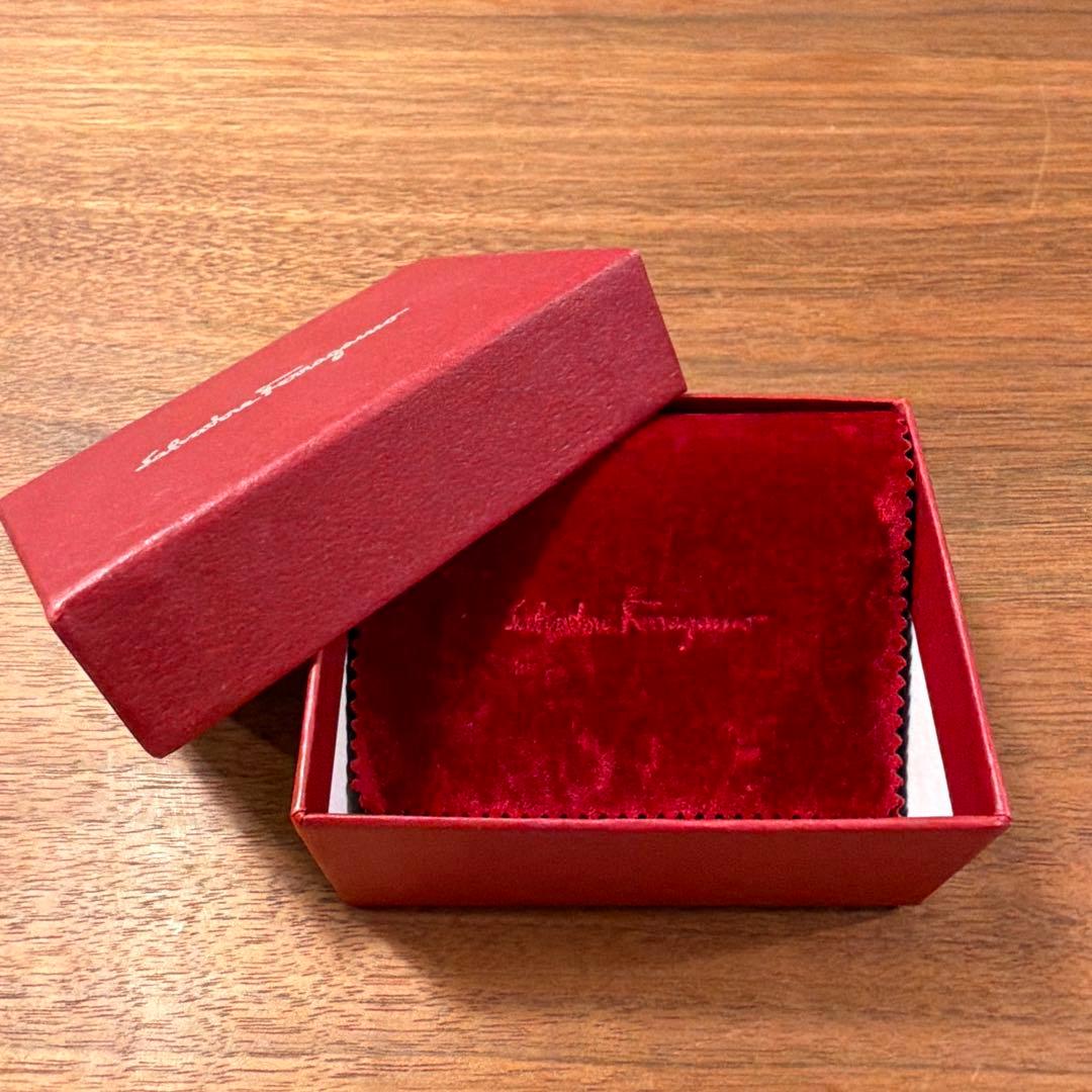 FERRAGAMO フェラガモ ガンチーニ クリスタルピアス(S)