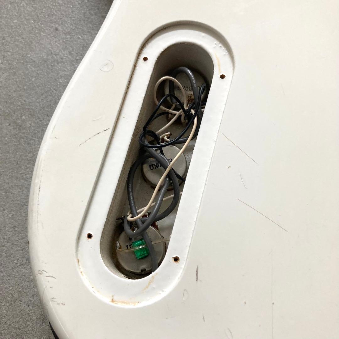 Fernandes Limited Edition ホワイト 4弦エレキベース