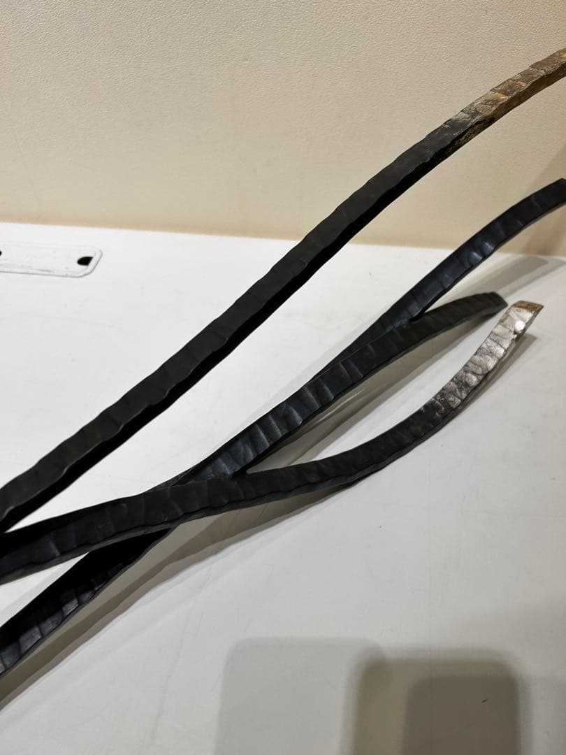 411　アイアンオブジェ　インテリア　置物　金属製　黒・金装飾　展示品