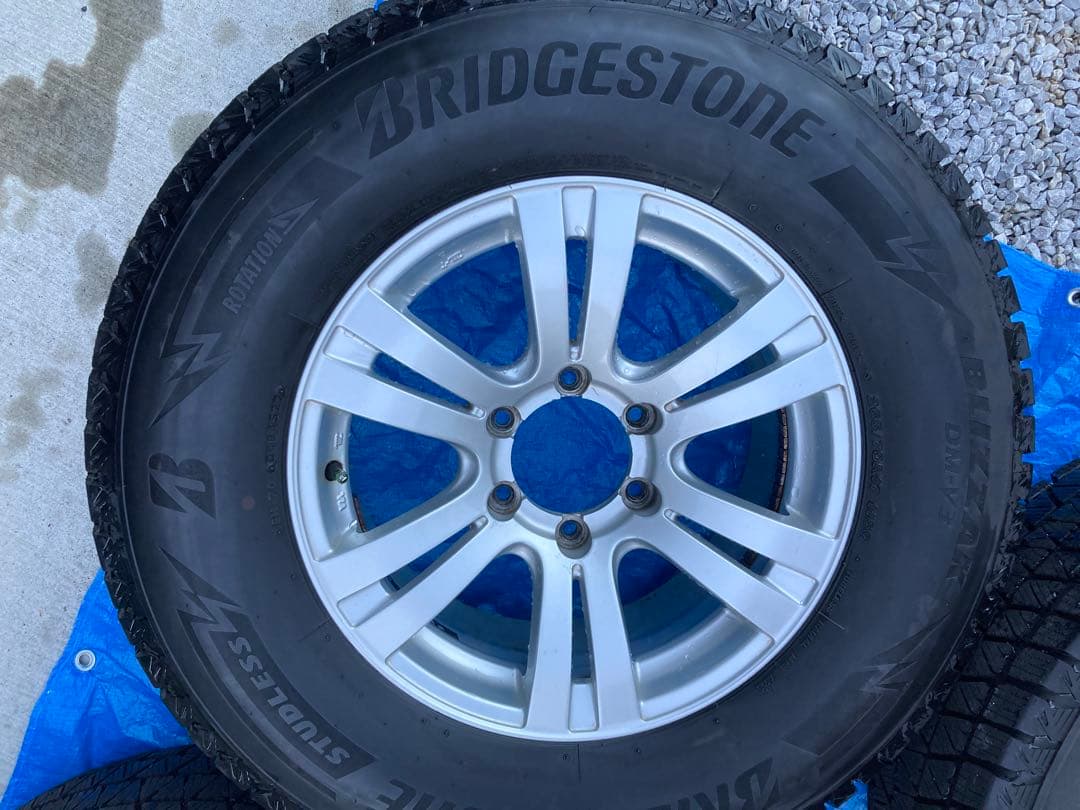 22年製 ブリザックDM-V3 265/70R17 社外アルミホイールセット