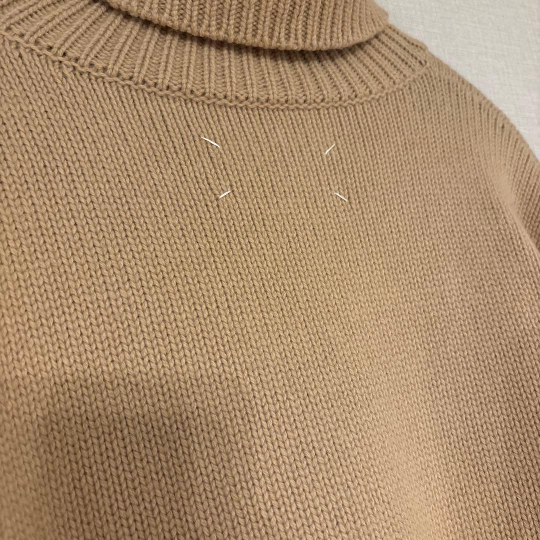 Maison Margielaベージュ タートルネックニット