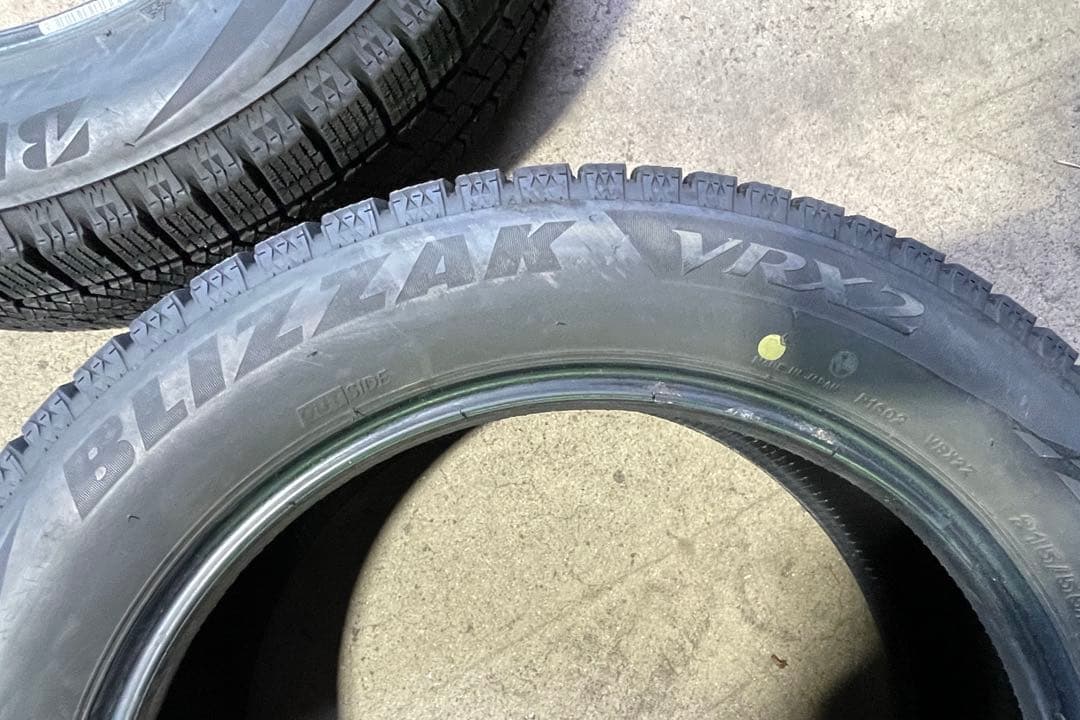 ✦送料込✦ブリヂストン スタッドレスタイヤ　VRX2 215/55R17 2本