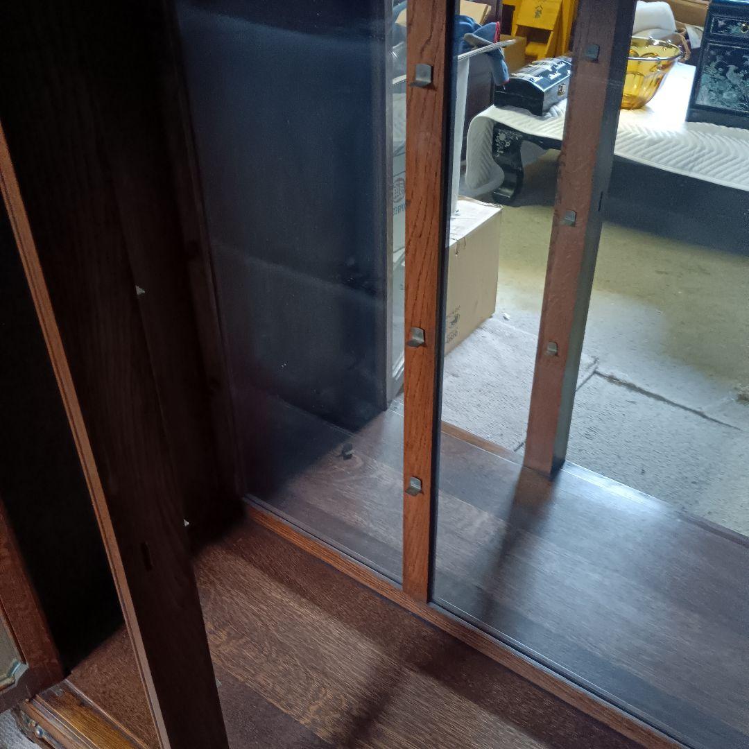 キャビネット　アンティーク　猫脚　ガラス付き　外国製