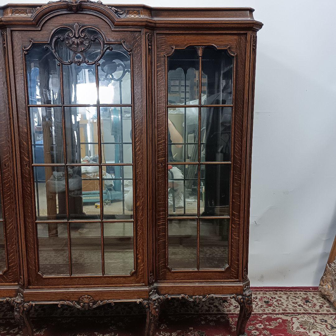 キャビネット　アンティーク　猫脚　ガラス付き　外国製