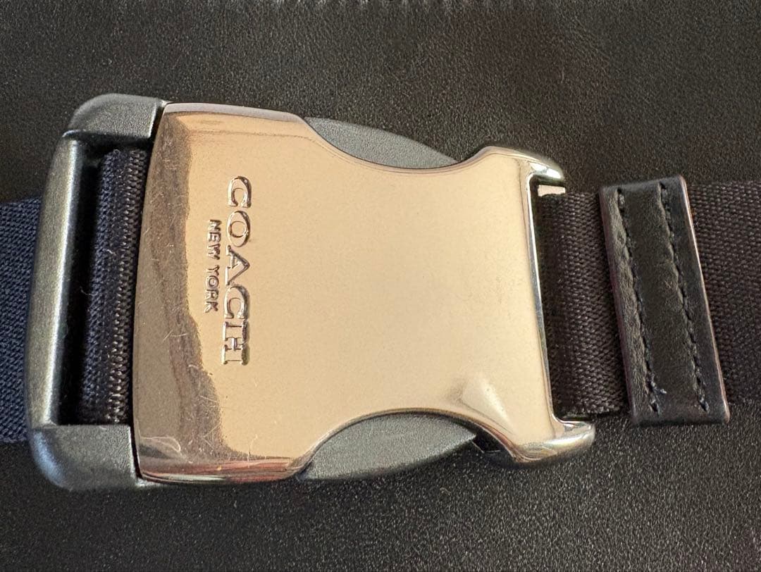 COACH ブラック レザー ボディバッグ