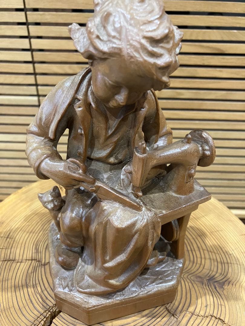 ヴィンテージ　木製オブジェ　旧東ドイツ製　仕立て屋さんと猫