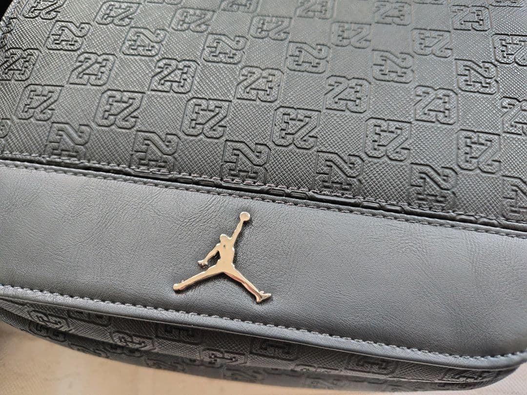 【極美品】Jordan ショルダーバッグ ブラック　モノグラム
