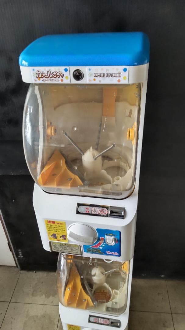特価販売 ! ユージン製ガチャガチャ本体100~400円設定No.5