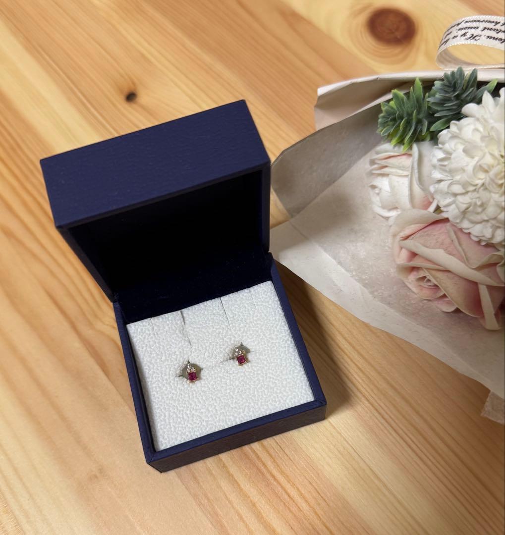 ヴァンドーム青山　ルビーピアス