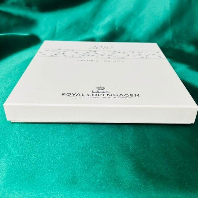 ロイヤルコペンハーゲン イヤープレート 2010 シロクマ WWF コラボ限定版