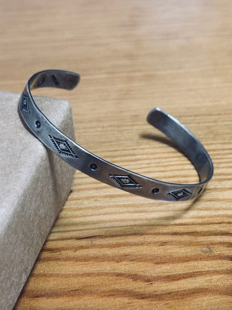 インディアンジュエリー　ナバホ　アーノルドグッドラック　バングル