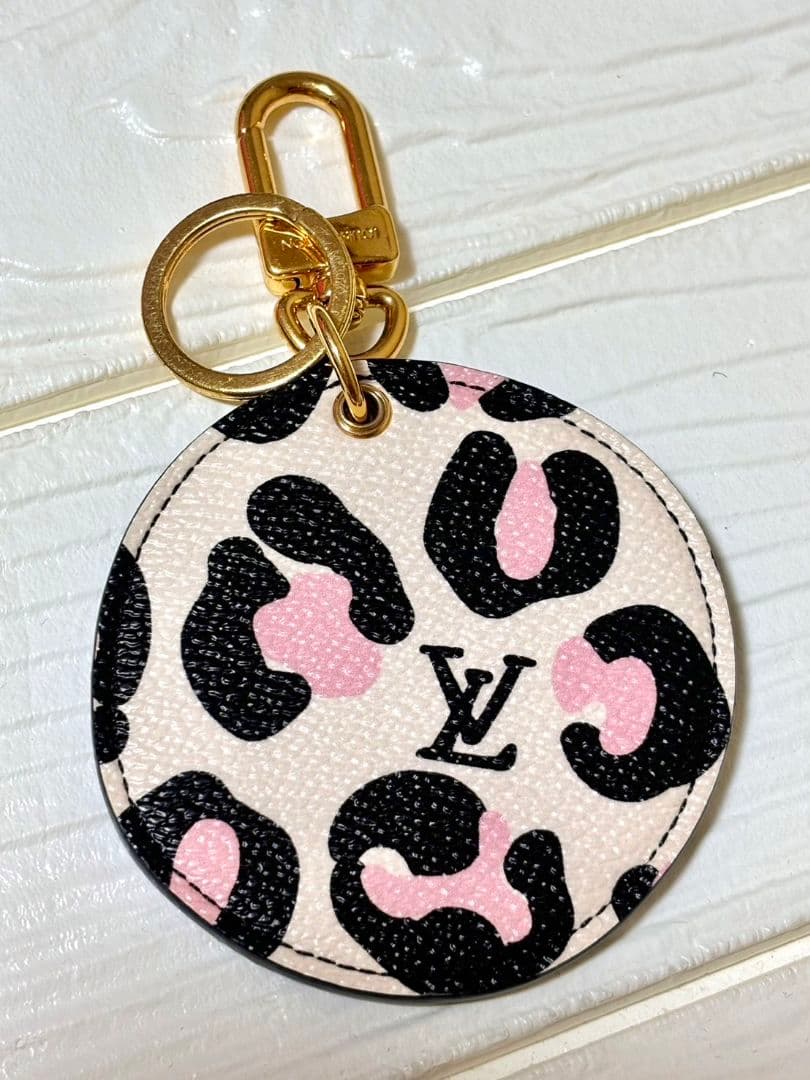 LOUIS VUITTON ポルト クレ・イリュストレ ワイルド・アット・ハート