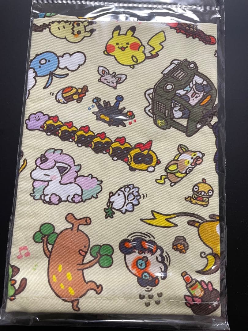 新品未開封　絶版　ポケモン　ピカチュウ　カナヘイ　ランチクロス