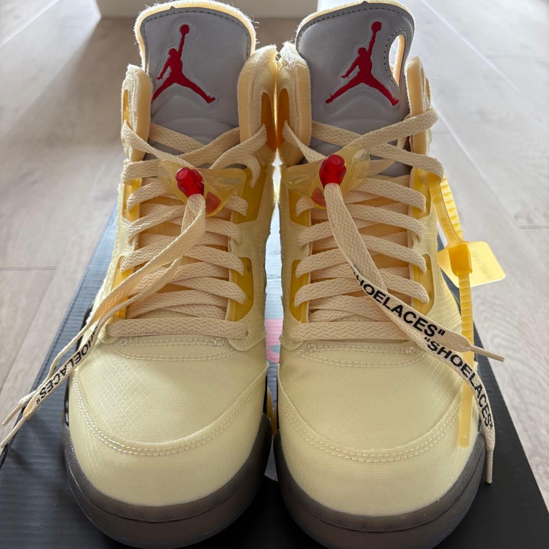 靴 OFF-WHITE NIKE AIR JORDAN 5 SAIL